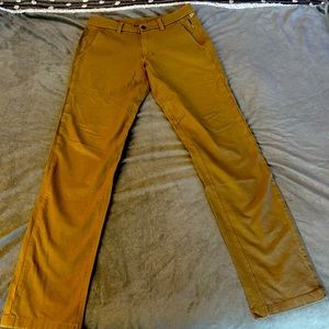 Men’s Lululemon Atheleisure Khakis -W28